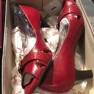 Aerosol high heel shoes.